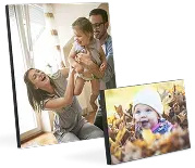 2 panneaux photo représentant une photo de famille et une photo de bébé